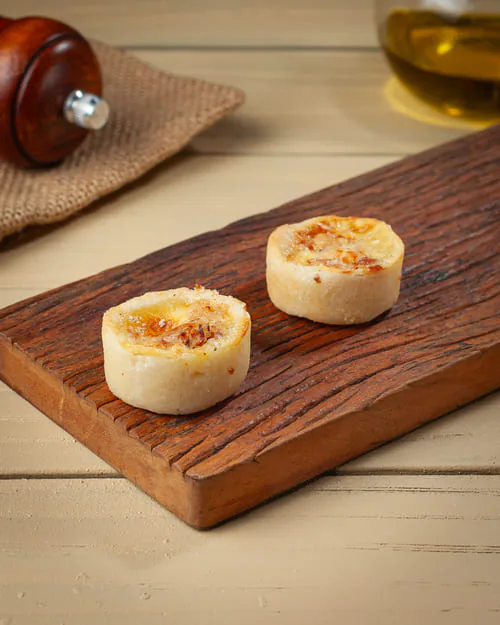 Quiche lorraine clássica com bacon e queijo nobre